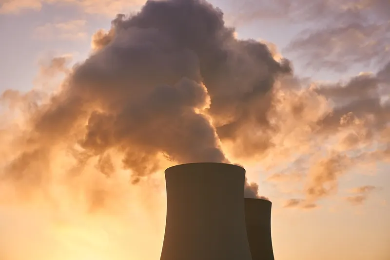 Wizualizacja elektrowni jądrowej jako symbol rozwoju energetyki.